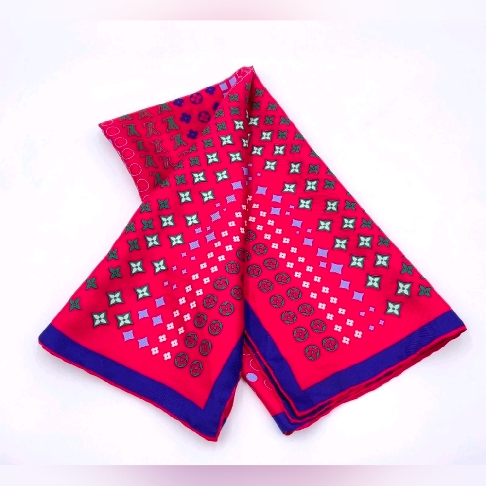 Auth Louis Vuitton Monogram red multicolor Silk Scarf W/Box - Picture 4 of 16